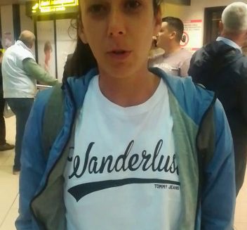 Simi a revenit in Romania, primele imagini cu ea la aeroport! Ce a spus Razboinica dupa ce a fost descalificata de la EXATLON