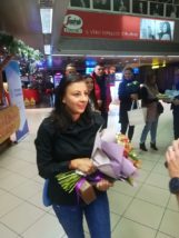 Mirel Dragan si Cristina Nedelcu au ajuns in Romania! Primele imagini cu cei doi la aeroport, dupa ce au fost nevoiti sa abandoneze la EXATLON