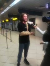 Iulian Angelescu a ajuns in Romania! Cine este Faimosul din primul sezon care l-a asteptat la aeroport