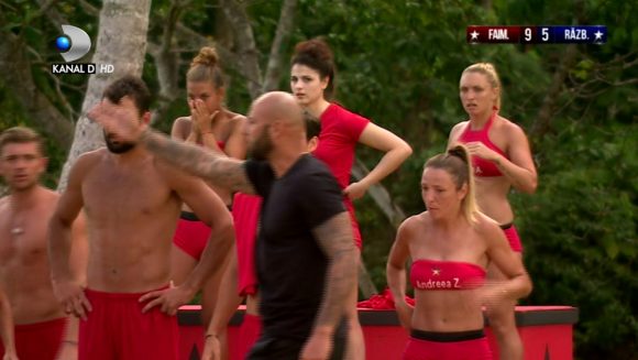 Vladimir Draghia atinge mingea in timpul jocului! Giani Kirita a reactionat imediat: ”Hei, hei, hei! Baiii!”